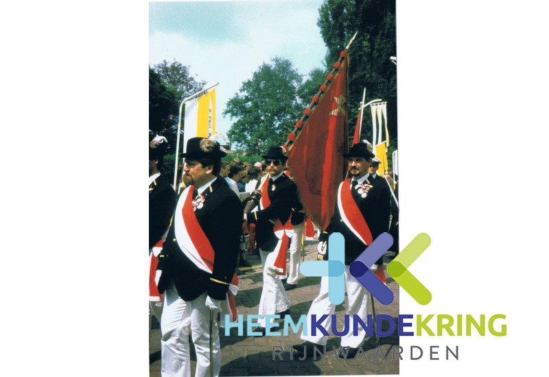 Processie Lobith vaandel drager EMM Lobith Coll. HKR